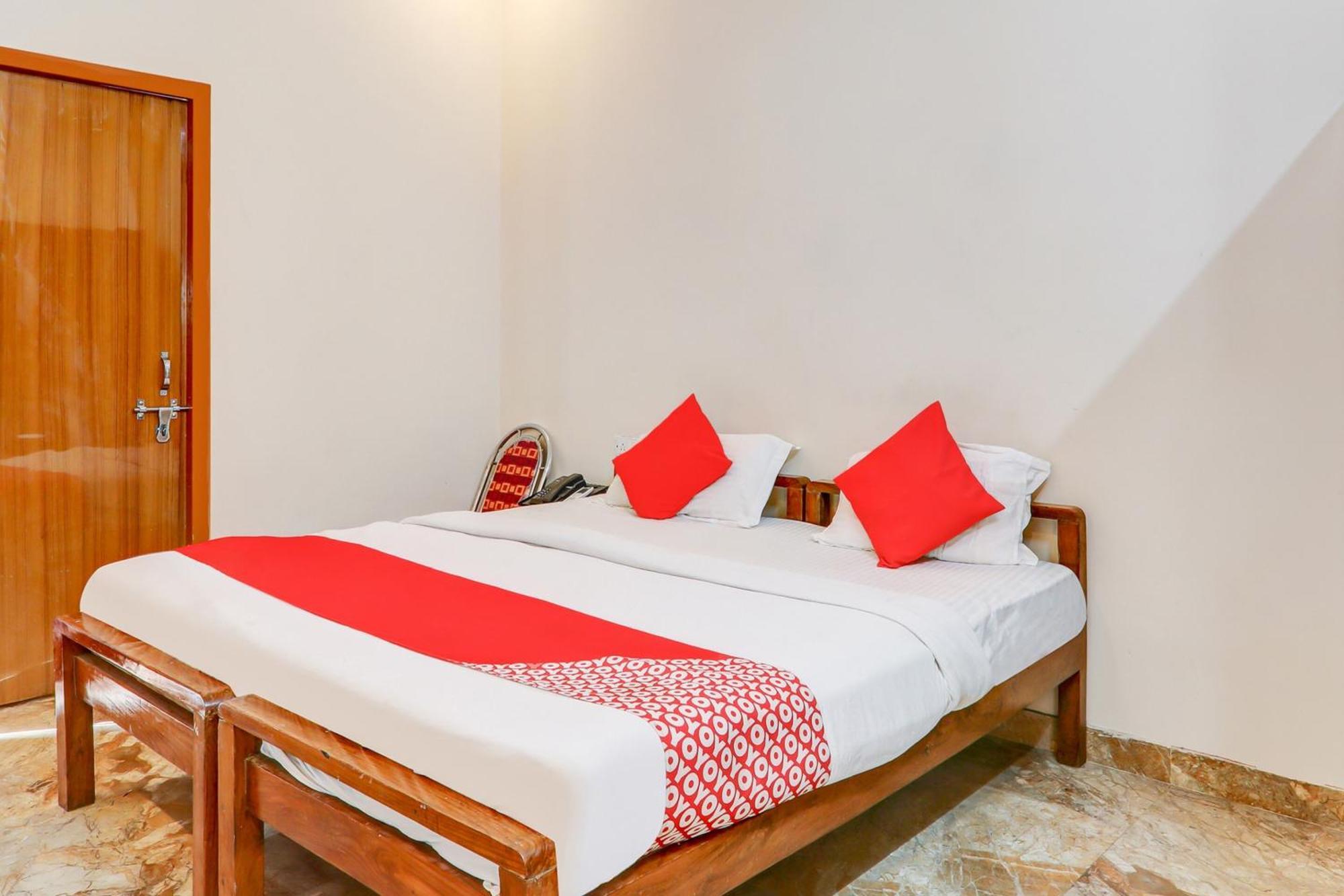 Hotel Oyo Flagship Raghuvar Palace Lucknow Esterno foto